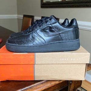 RARE Nike Air Force 1 premium black Noir size 10